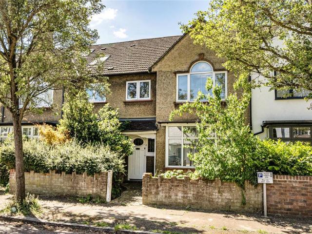 House for sale in Finchley, Greater London