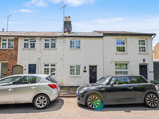 House for sale in Hall Park, Pouchen End