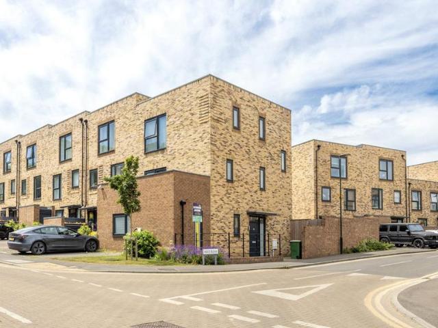 House for sale in Northumberland Heath, Greater London