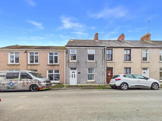 House for sale in Milford Haven, Wales