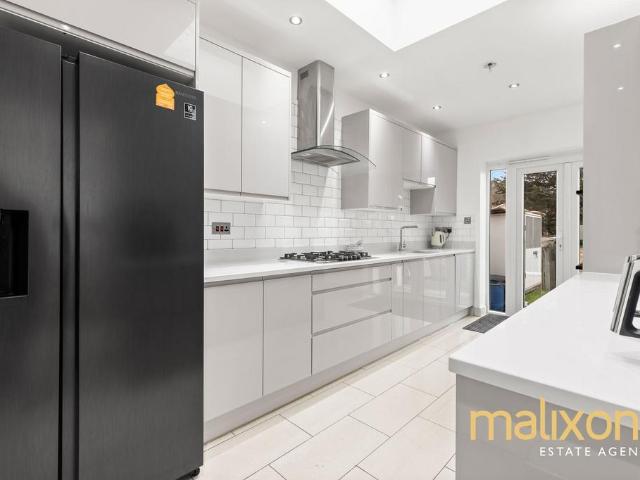 House for sale in Furzedown, Greater London