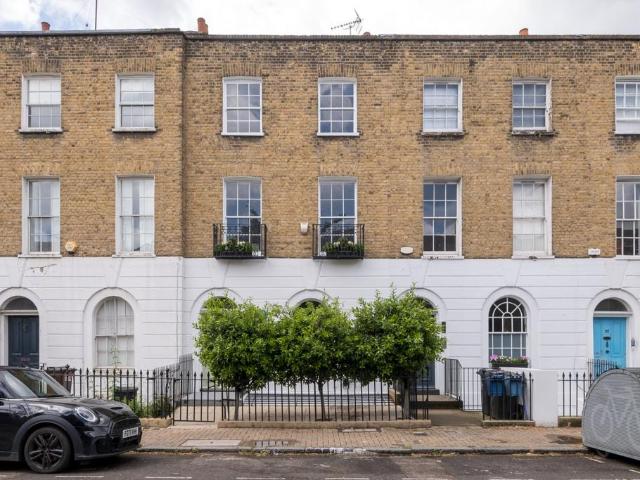 House for sale in Hoxton, Greater London