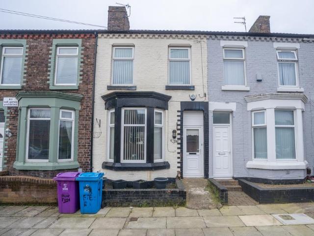 House for sale in Calderstones