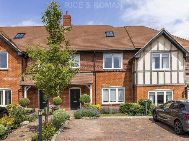 House for sale in Pachesham Park, Surrey