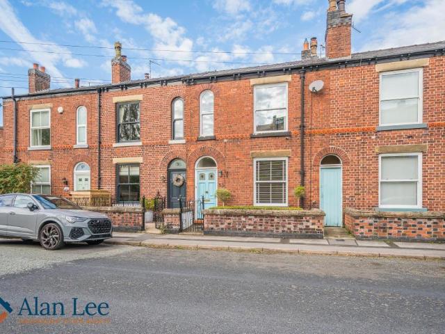 House for sale in Hurdsfield, Macclesfield