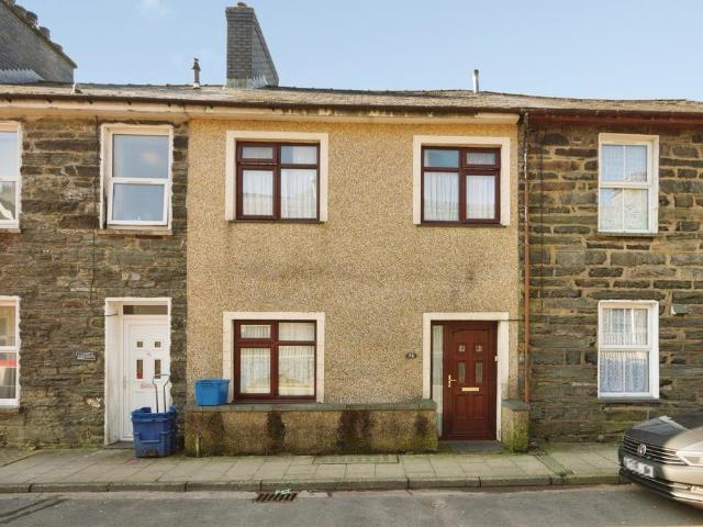 House for sale in Four Crosses, Blaenau Ffestiniog
