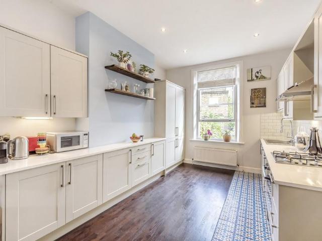 House for sale in Queen's Park, Greater London