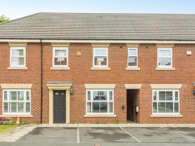 House for sale in Eastmoor, West Yorkshire