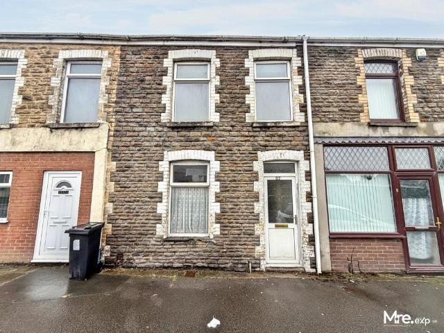 House for sale in Cimla, Neath