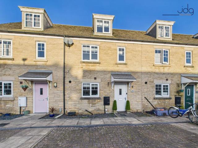 House for sale in Caton, Bare