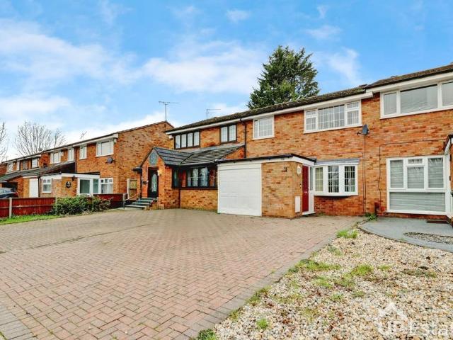 House for sale in Clifford Park, West Midlands