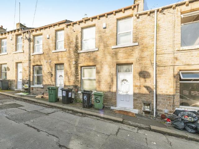 House for sale in Huddersfield, West Yorkshire