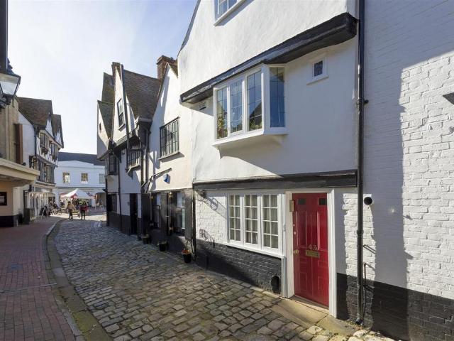 House for sale in Oad Street, Kent