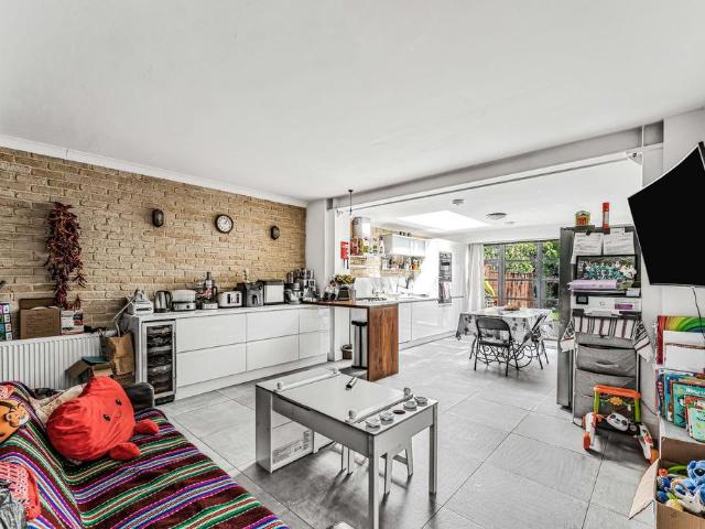 House for sale in Chapel End, Highams Park