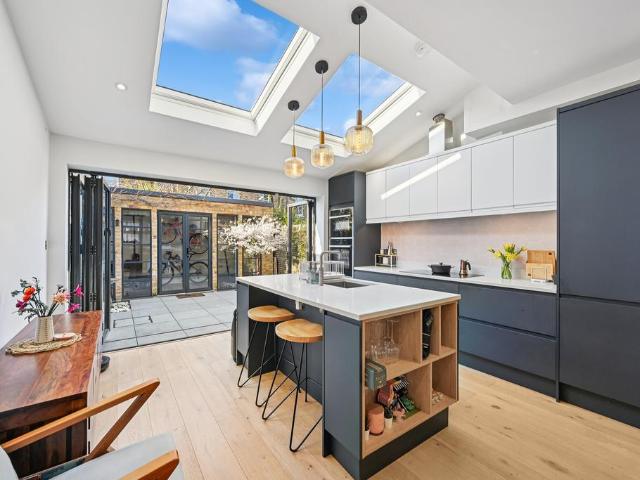 House for sale in London Borough of Ealing, Hanwell