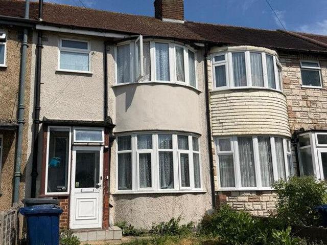 House for sale in London Borough of Ealing, Greenford
