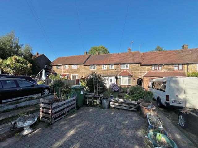 House for sale in Harold Hill, Greater London