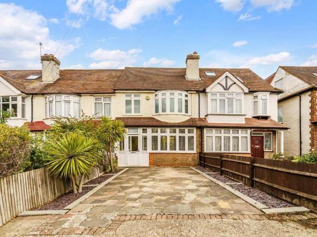 House for sale in Stoneleigh, Ewell