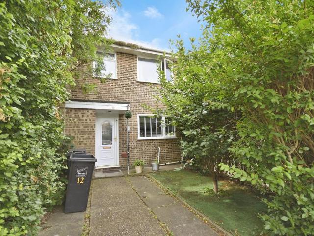 House for sale in Millmead, Acol