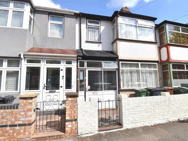 House for sale in Hale End, Greater London