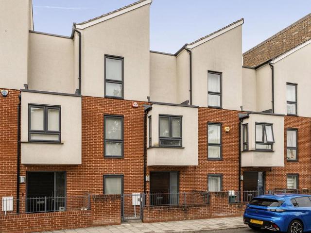 House for sale in London Borough of Bromley, Greater London