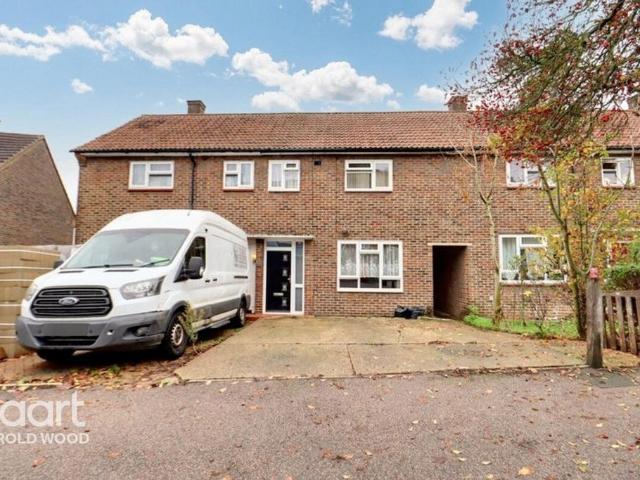 House for sale in Harold Hill, Greater London