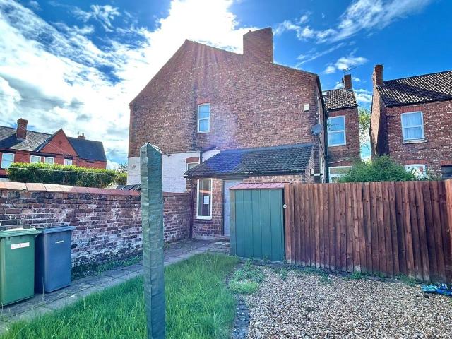 Flat for sale in New Ferry, Wirral