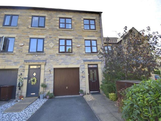 House for sale in Charlesworth, East Midlands