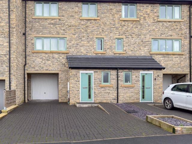 House for sale in Hove Edge, Hipperholme