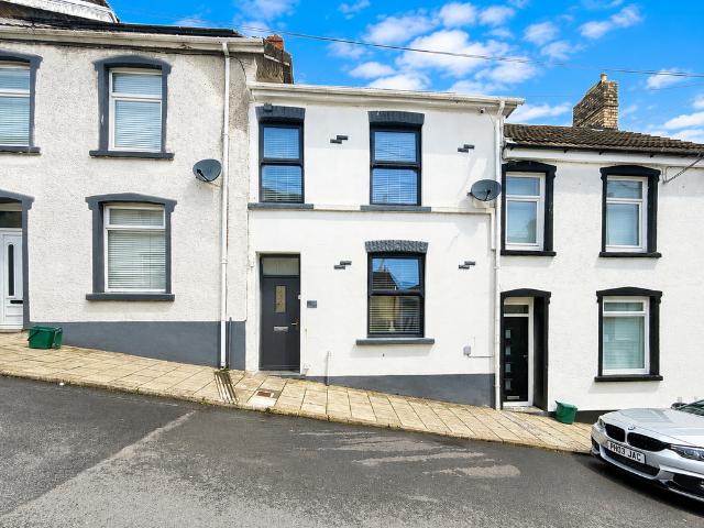 House for sale in Miskin, Wales