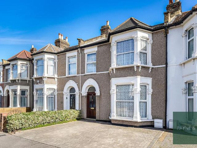 House for sale in London Borough of Redbridge, Greater London