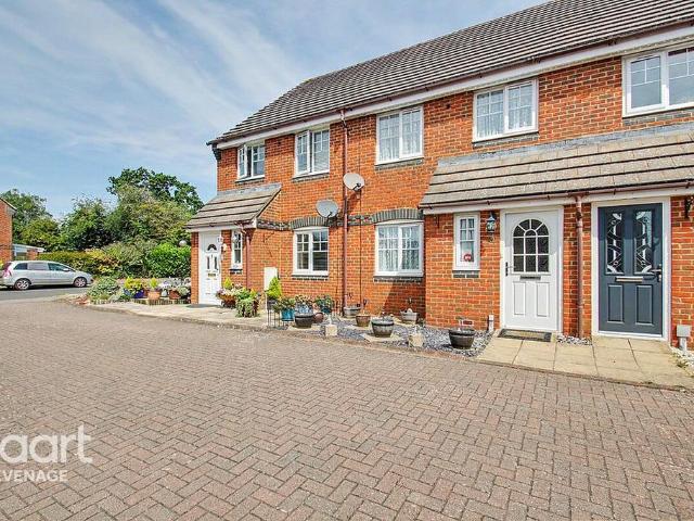 House for sale in Great Ashby, King's Walden