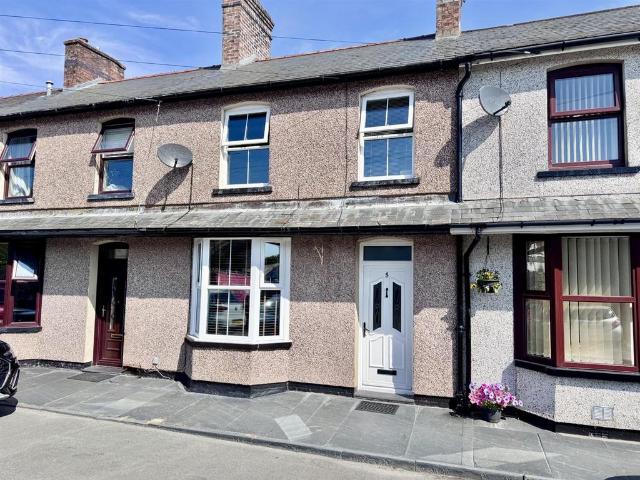 House for sale in Trofarth, Wales