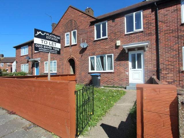 House for sale in Bowes, Greater London