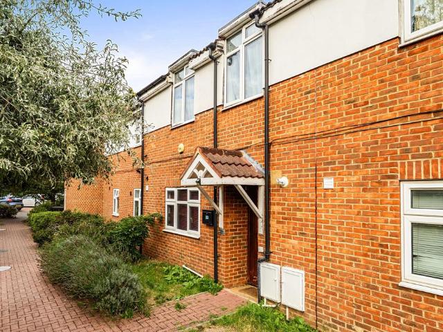 House for sale in London Borough of Merton, Mitcham