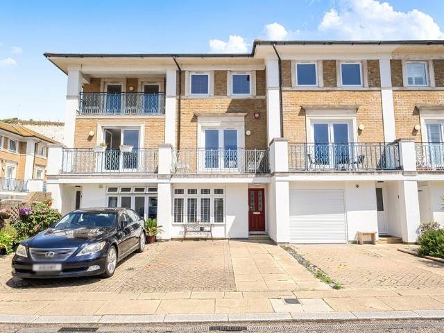 House for sale in Roedean