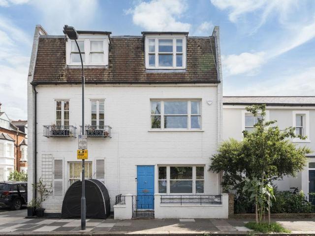 House for sale in Hammersmith, Greater London