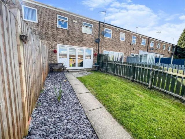 House for sale in Whinmoor, West Yorkshire