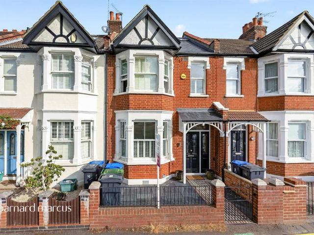 House for sale in Motspur Park, Greater London