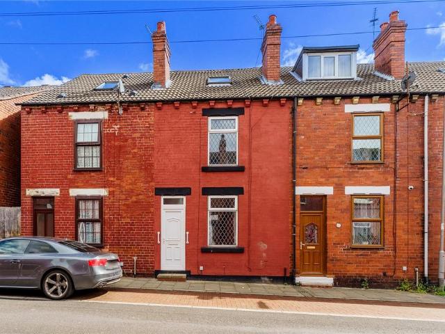 House for sale in Kinsley, West Yorkshire