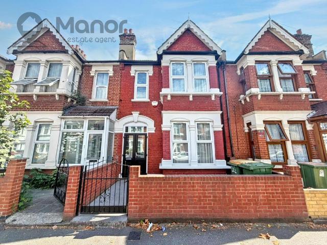 House for sale in Plashet, Greater London