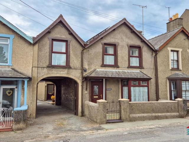 House for sale in Nefyn, Wales