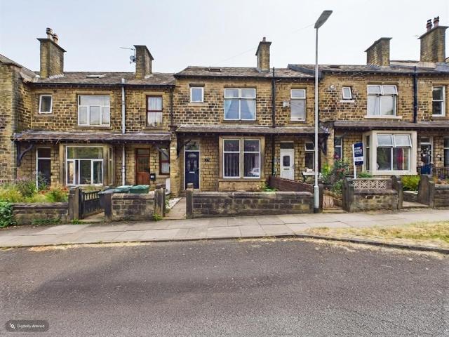 House for sale in Longwood, West Yorkshire