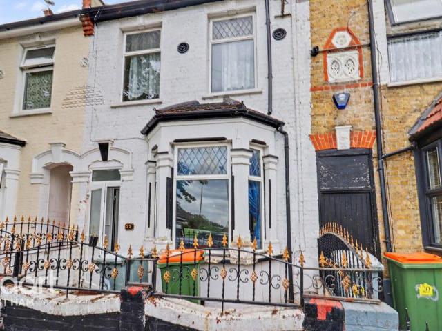 House for sale in Beckton, Greater London