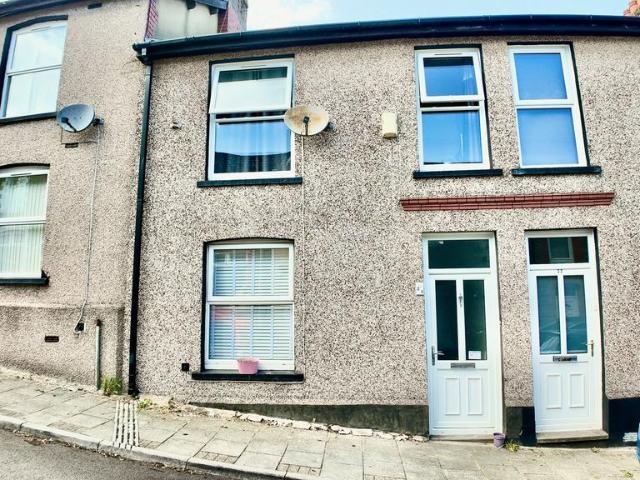 House for sale in Crumlin, Wales