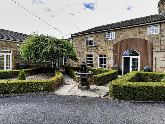 House for sale in Chapelthorpe, West Yorkshire