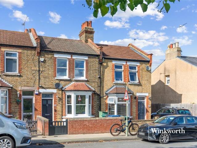 House for sale in Chesterfield Farm, Greater London