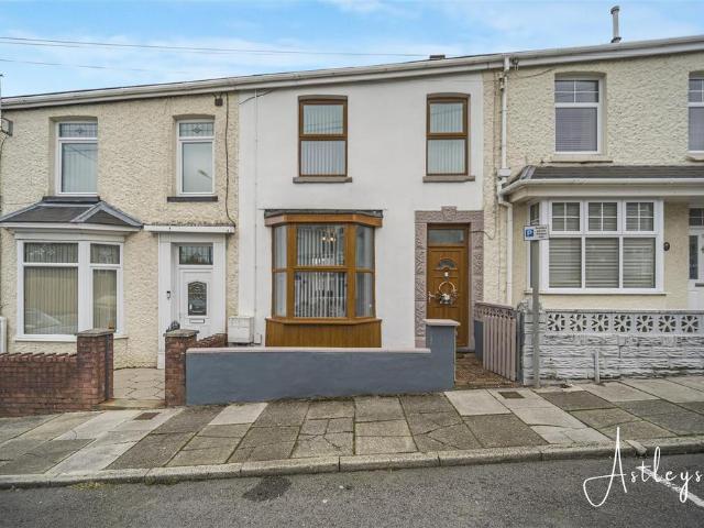 House for sale in Cimla, Briton Ferry