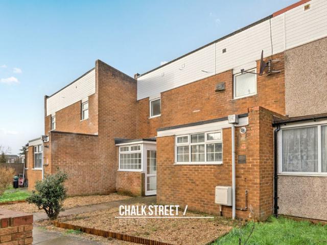 House for sale in Harold Hill, Greater London