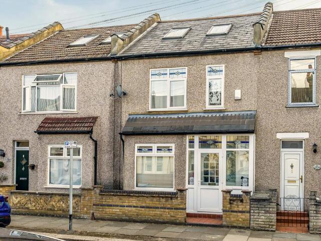 House for sale in London Borough of Merton, Mitcham